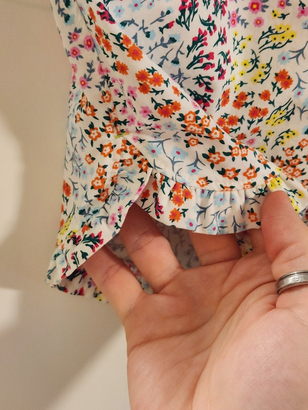 💐Lands' End💐 - Girl's Multicolor Floral Ruffle Hem Drawstring Short - Picture 10 of 16